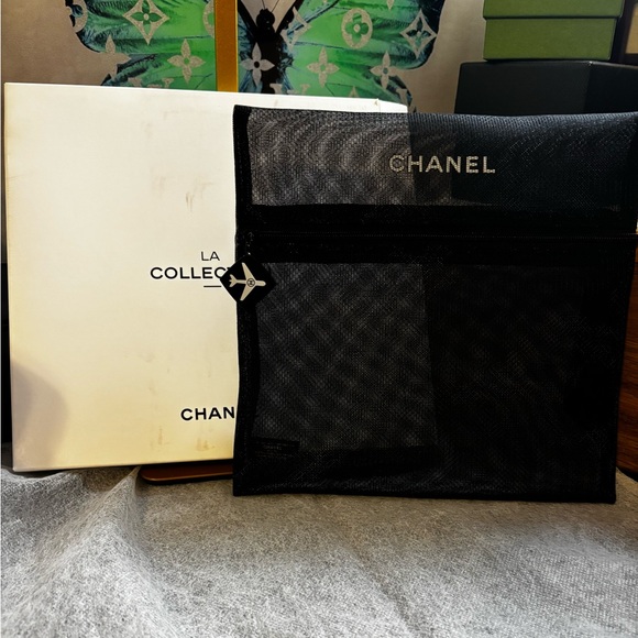 CHANEL Travel Mesh Pouch - Picture 1 of 4